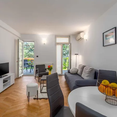 In Porec/istrien 10331 Apartament